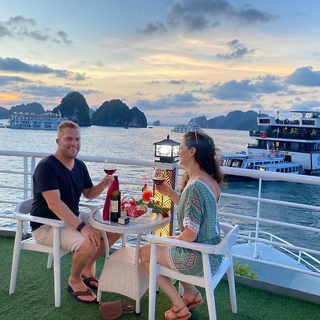 Halong Sapphire Cruises Hotel Ha Long Bagian luar foto