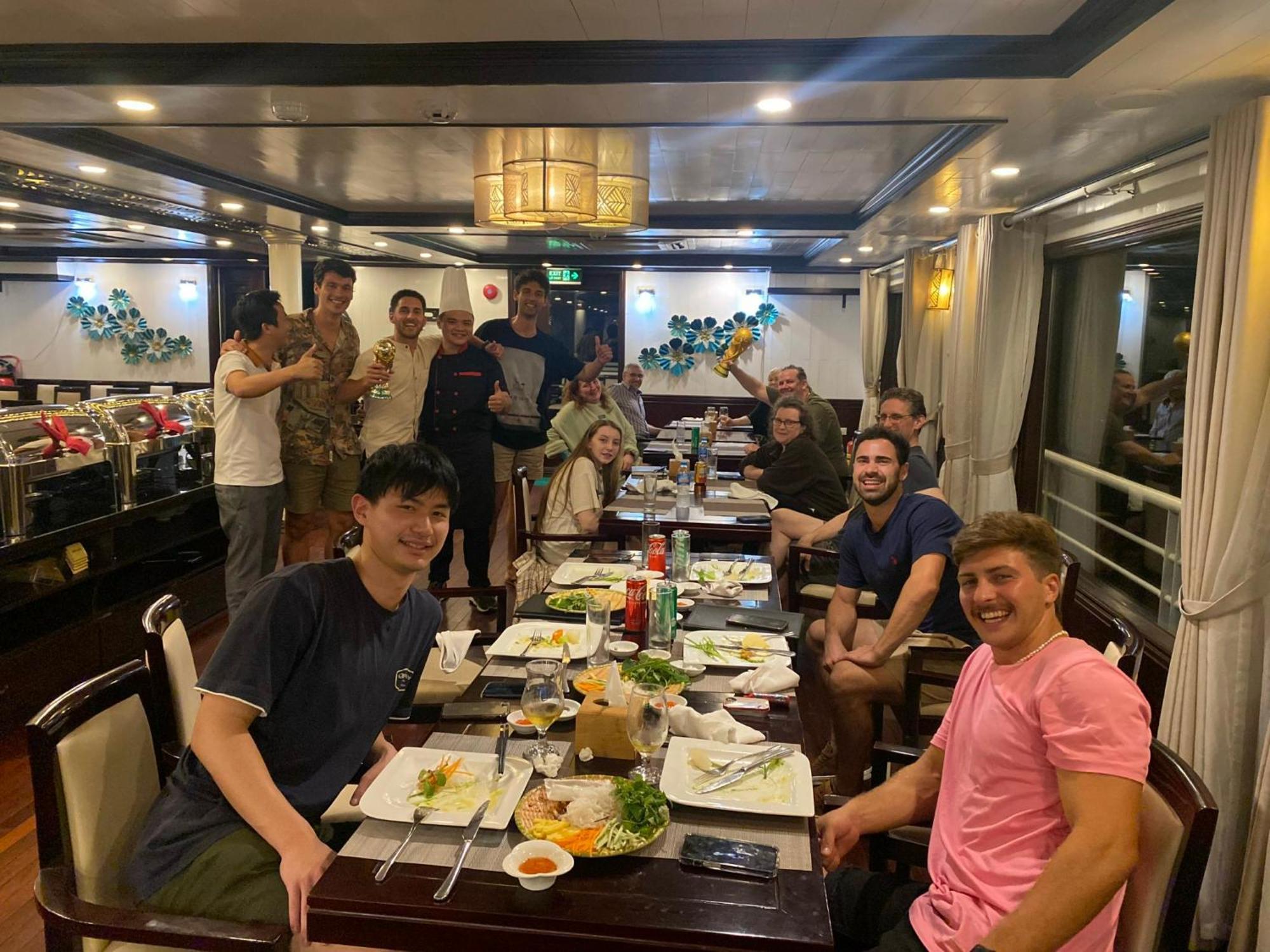 Halong Sapphire Cruises Hotel Ha Long Bagian luar foto