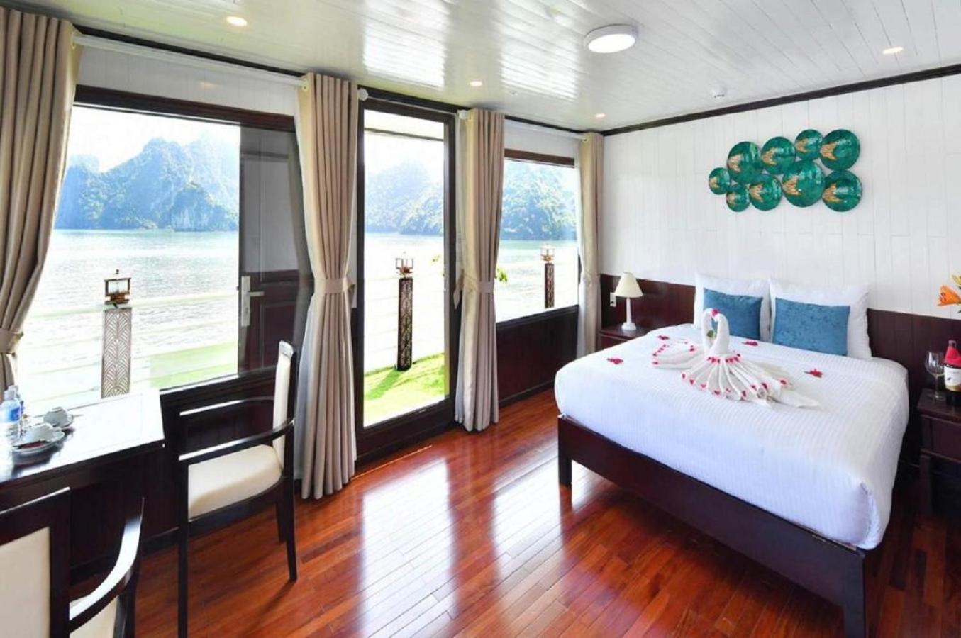 Halong Sapphire Cruises Hotel Ha Long Bagian luar foto