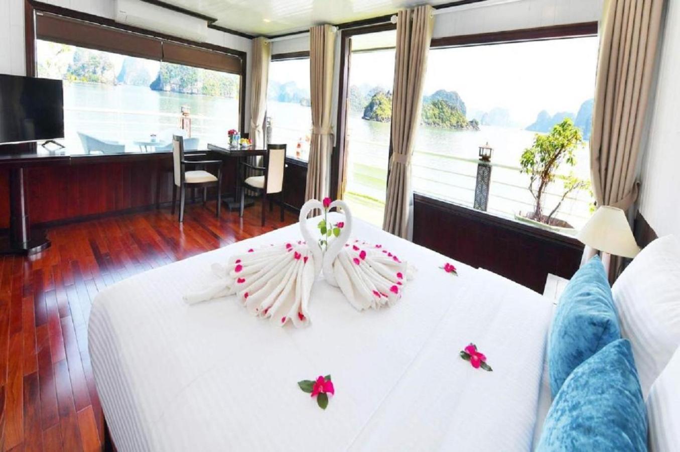 Halong Sapphire Cruises Hotel Ha Long Bagian luar foto