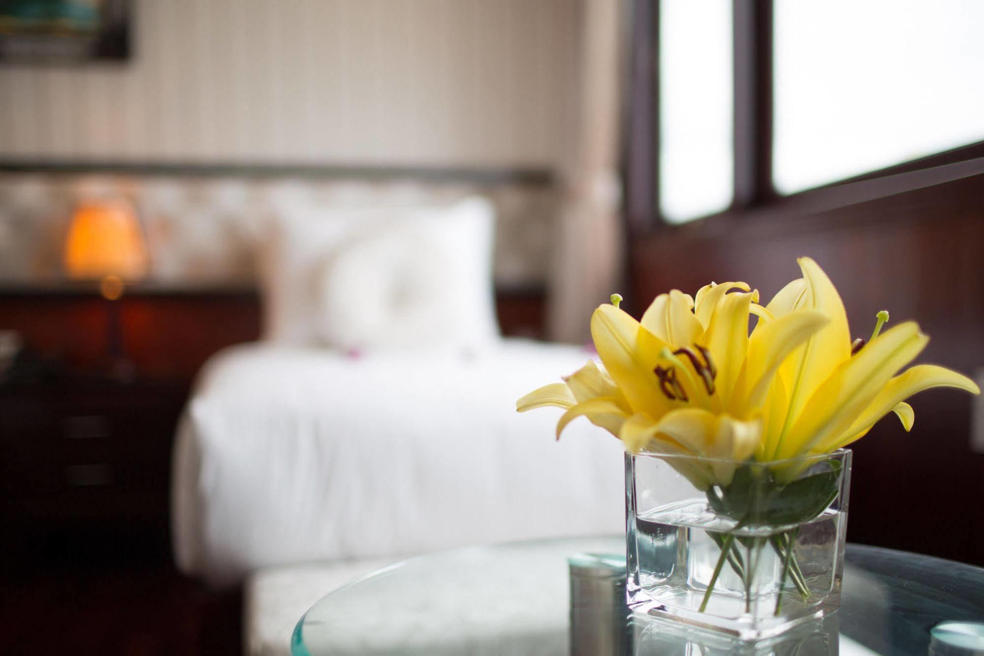 Halong Sapphire Cruises Hotel Ha Long Bagian luar foto