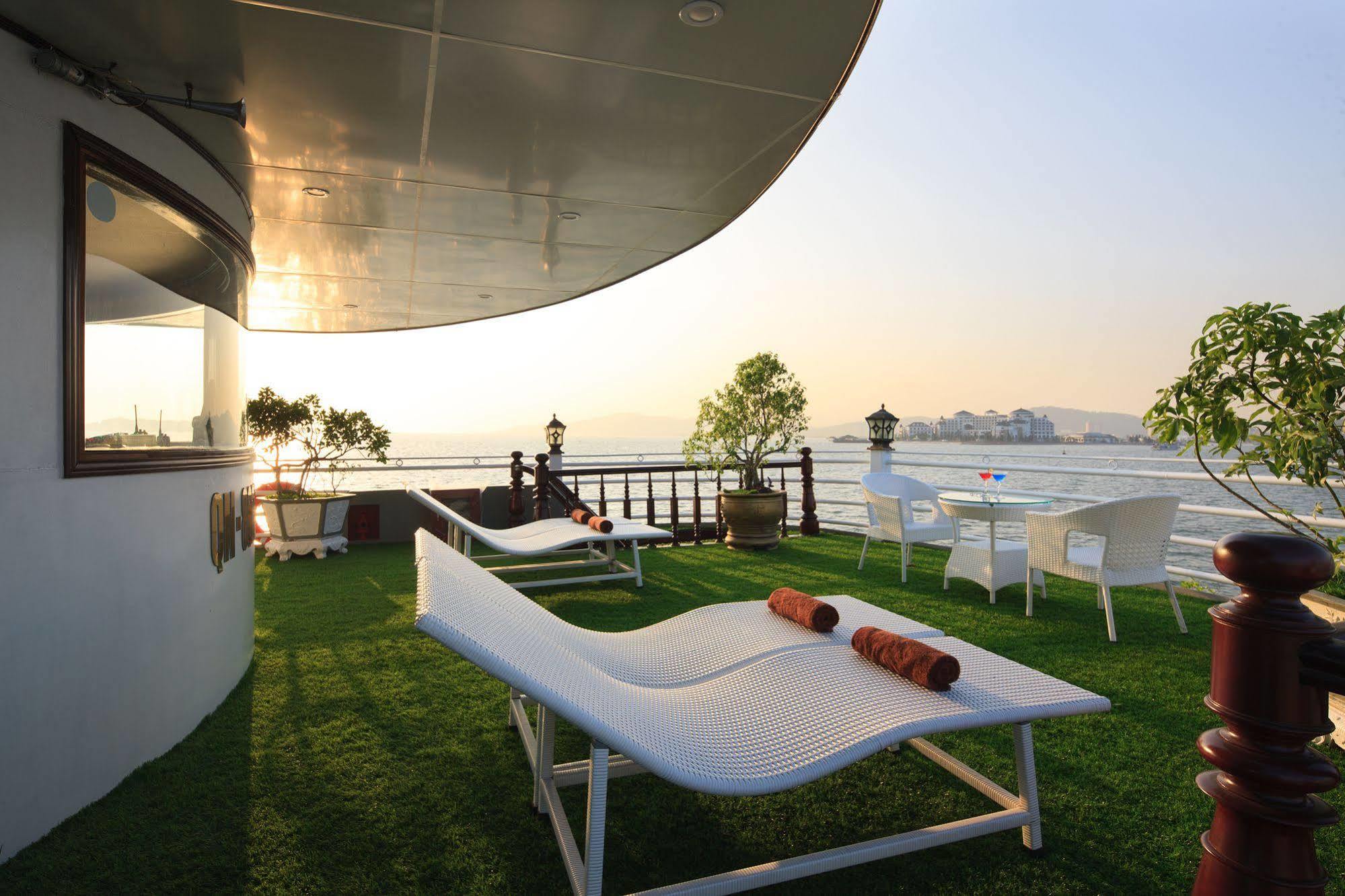 Halong Sapphire Cruises Hotel Ha Long Bagian luar foto