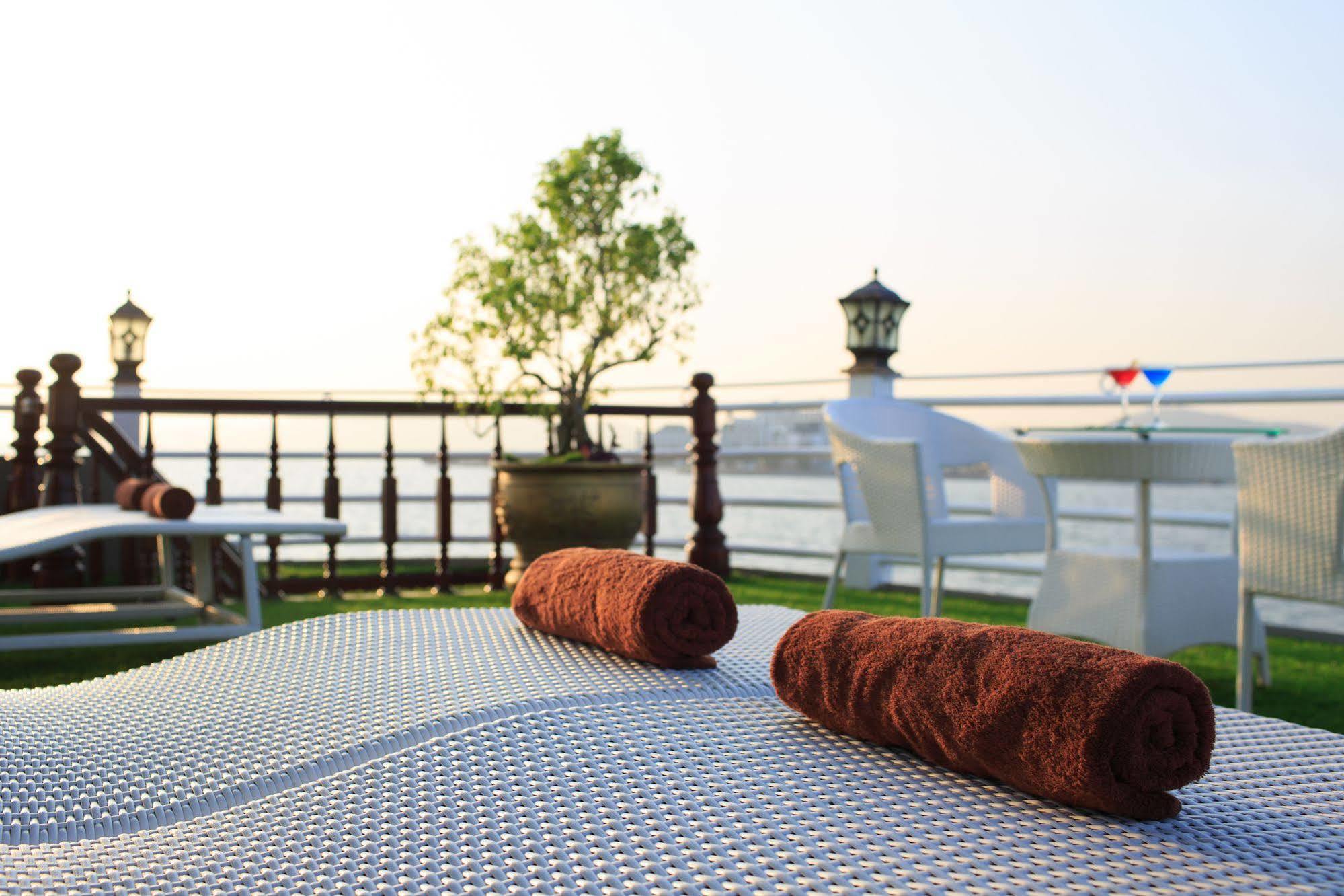 Halong Sapphire Cruises Hotel Ha Long Bagian luar foto