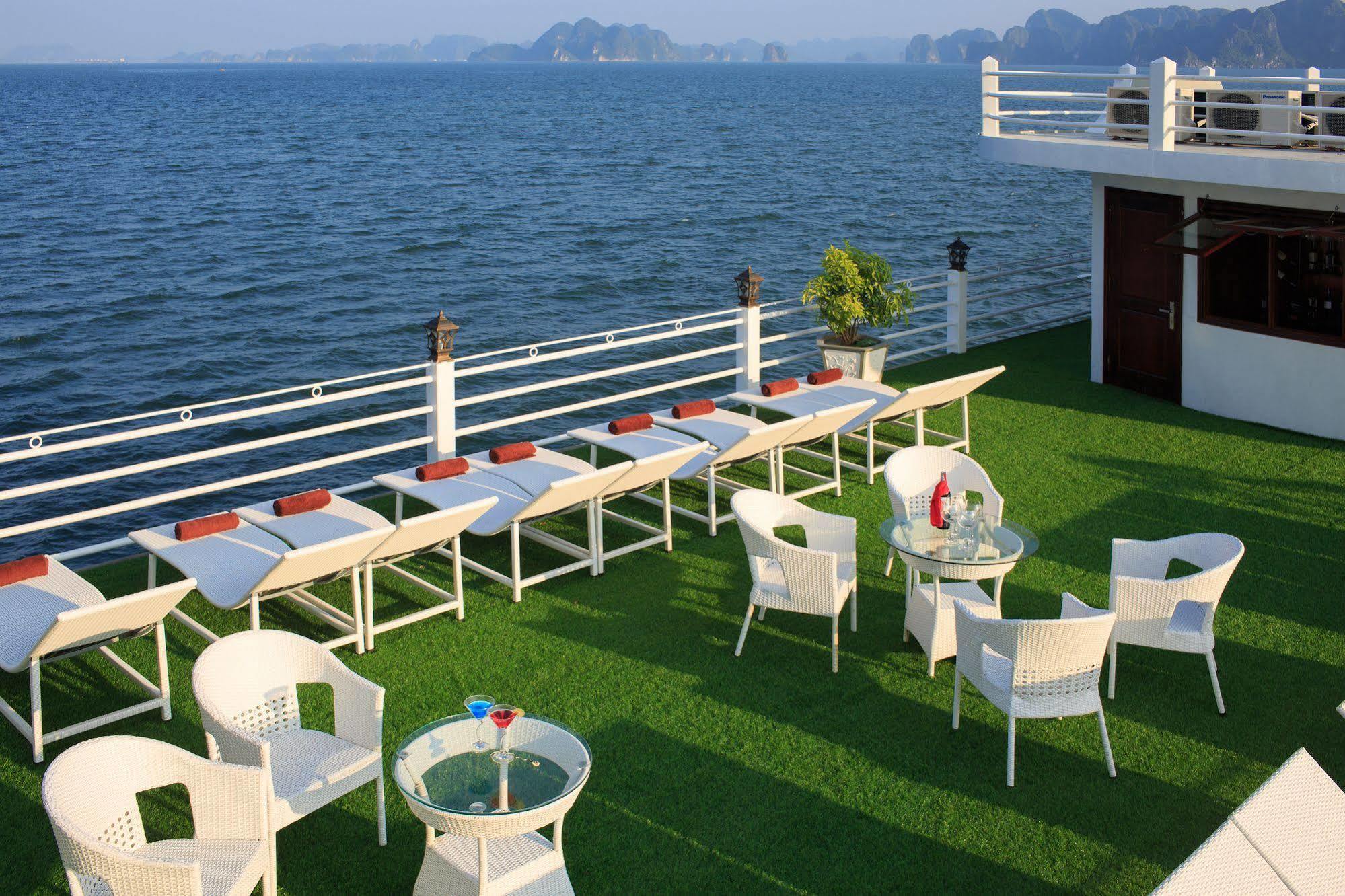 Halong Sapphire Cruises Hotel Ha Long Bagian luar foto