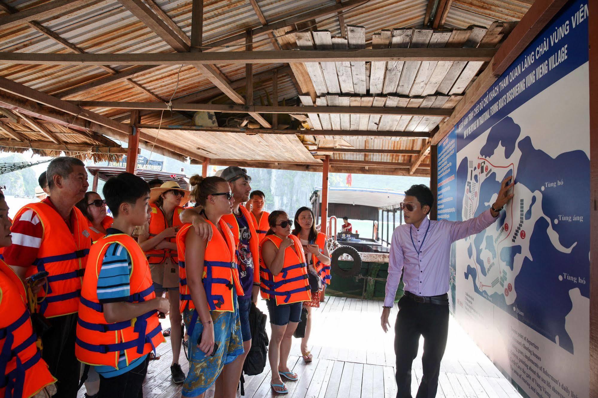 Halong Sapphire Cruises Hotel Ha Long Bagian luar foto