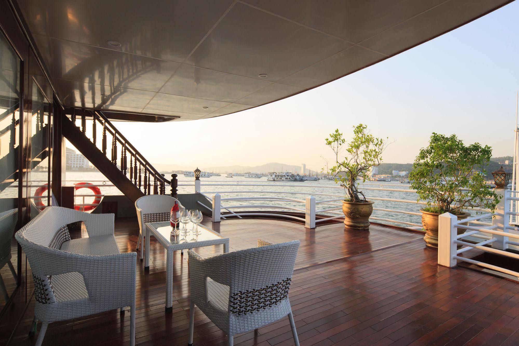 Halong Sapphire Cruises Hotel Ha Long Bagian luar foto