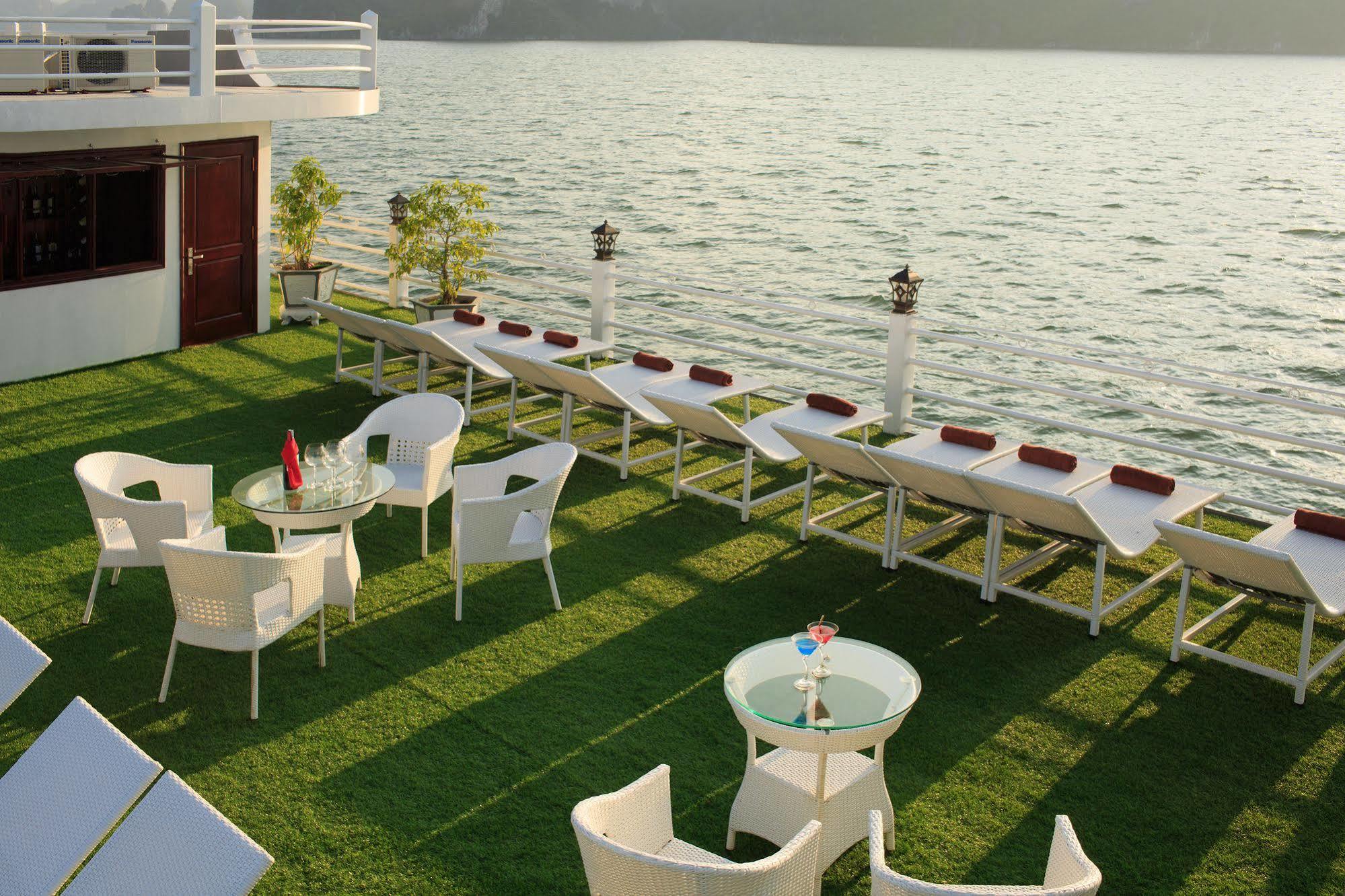 Halong Sapphire Cruises Hotel Ha Long Bagian luar foto