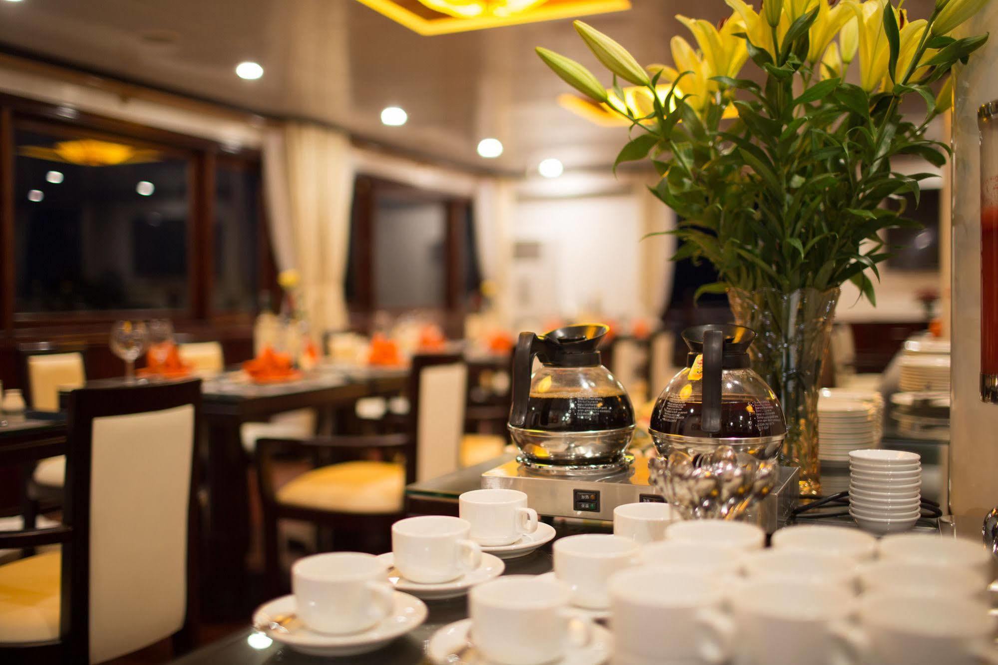 Halong Sapphire Cruises Hotel Ha Long Bagian luar foto