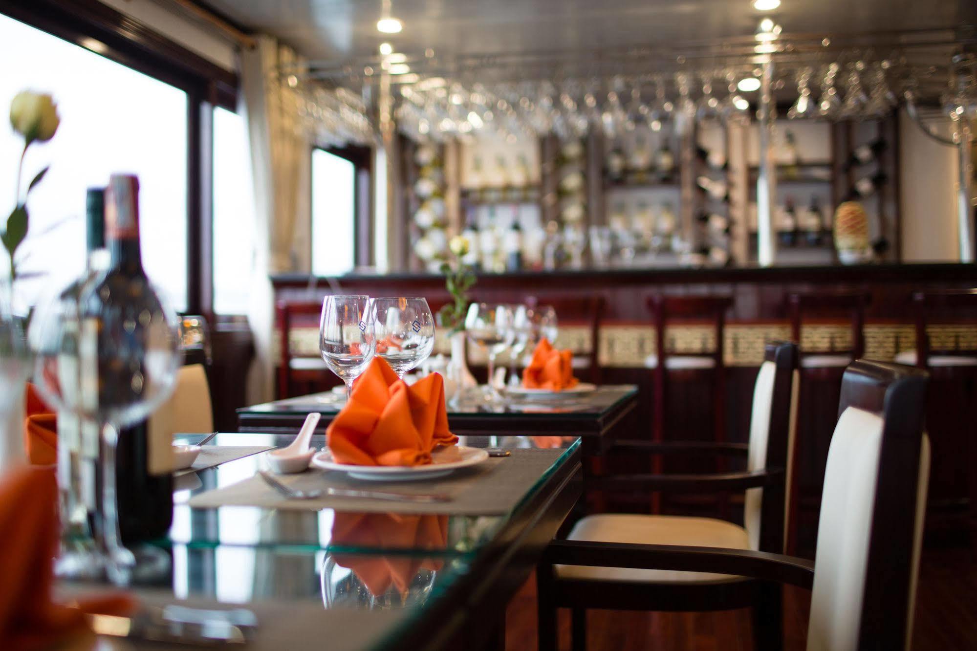 Halong Sapphire Cruises Hotel Ha Long Bagian luar foto